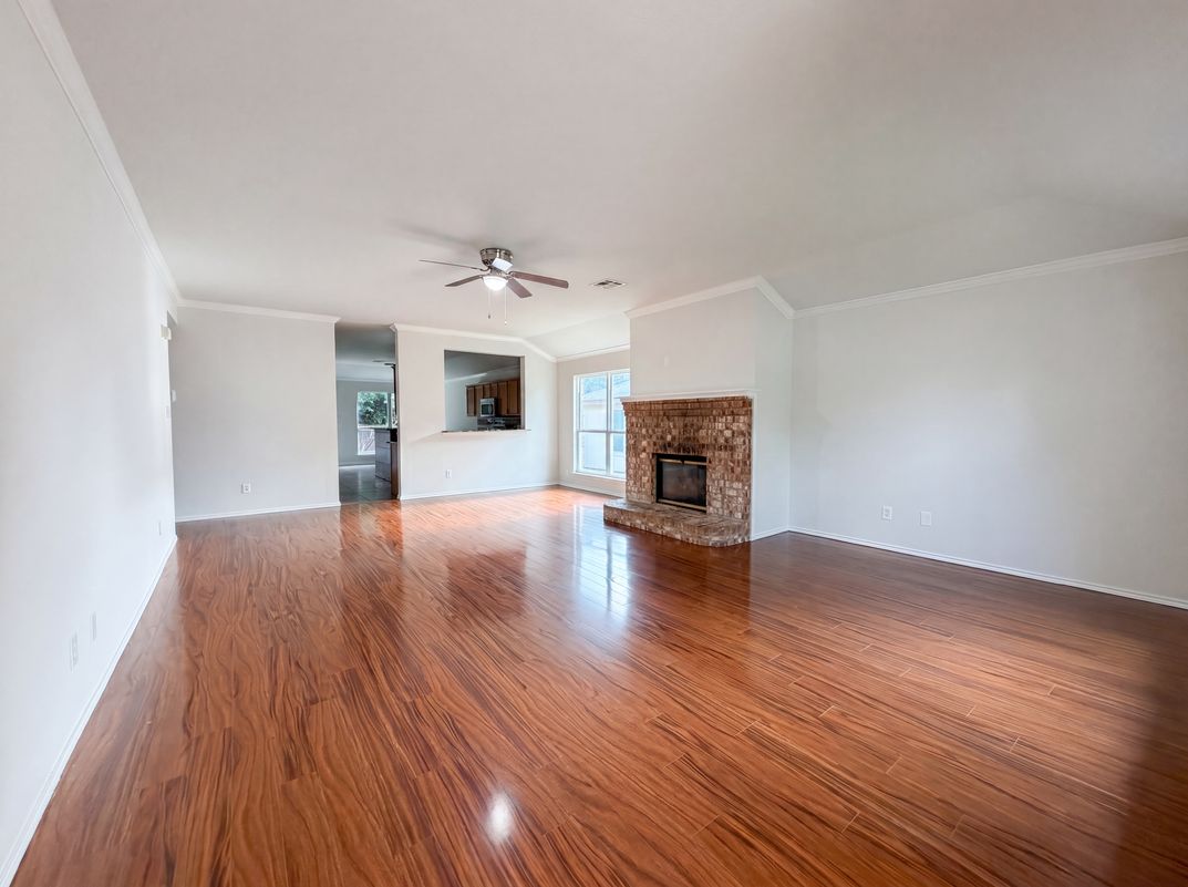 Property photo 3 of 2324 Glenhaven Dr