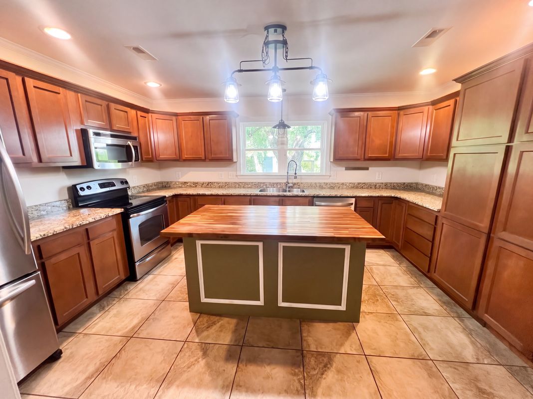 Property photo 3 of 2504 Thomas Langston Rd