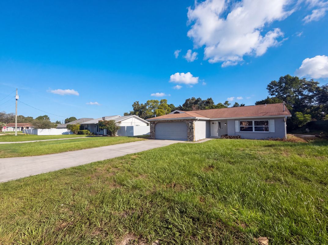 Property photo 1 of 11339 Stacy St