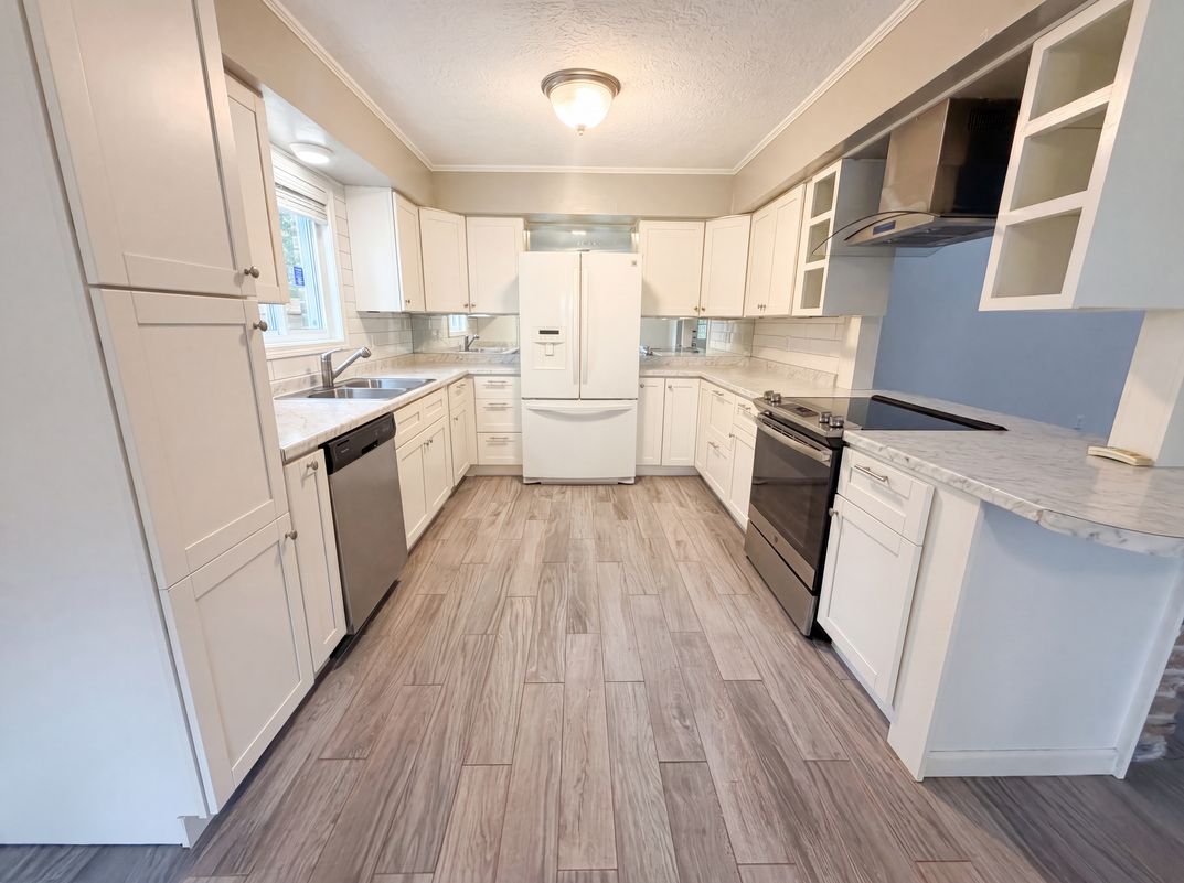 Property photo 2 of 5116 E Bayou Dr