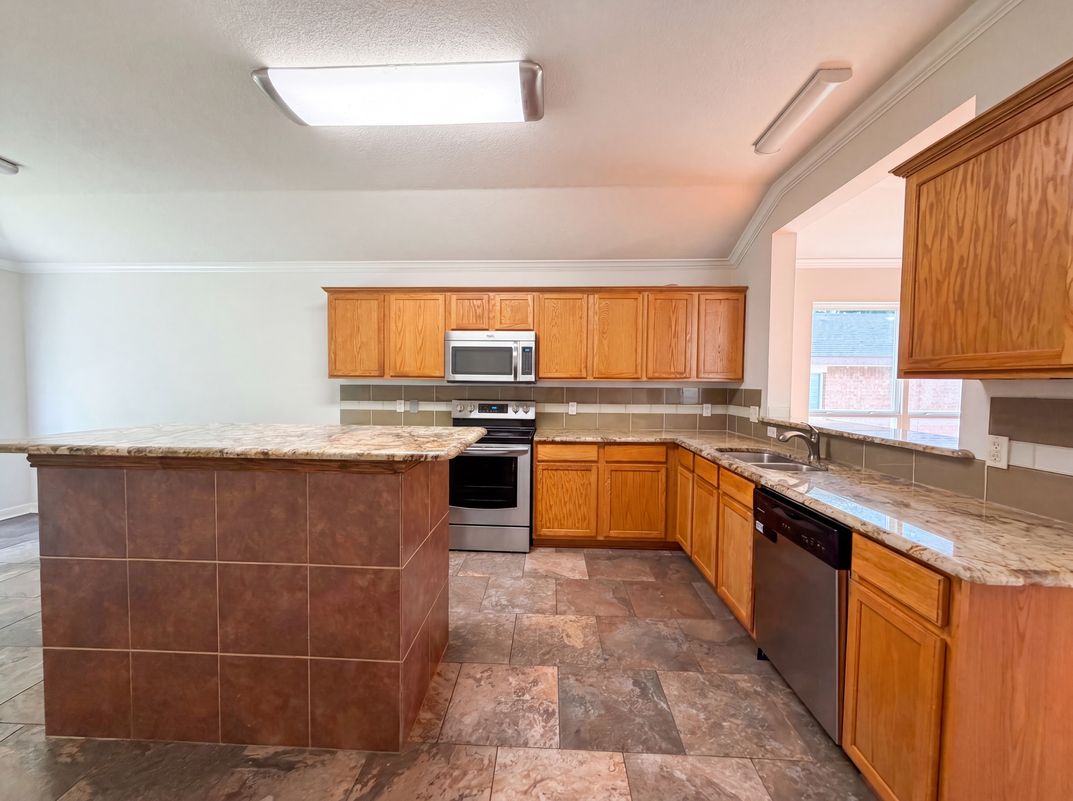 Property photo 2 of 2324 Glenhaven Dr