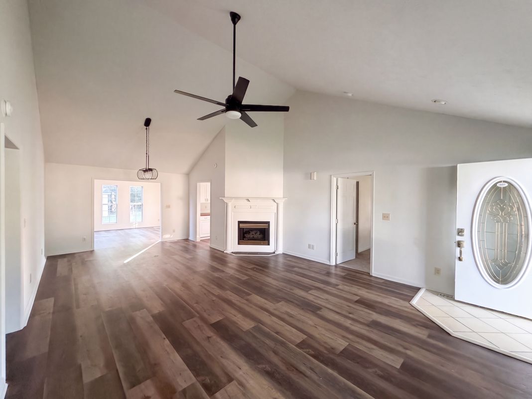 Property photo 3 of 141 Meadowview Ln