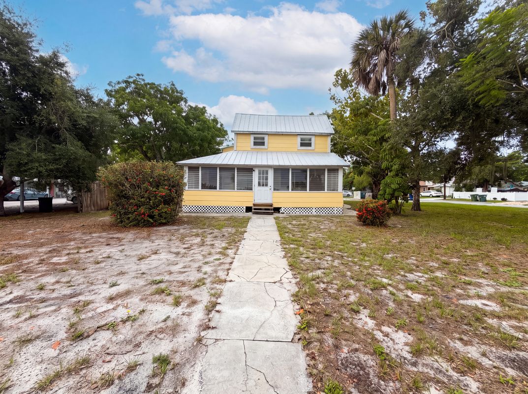 Property photo 1 of 2231 9th Ave W