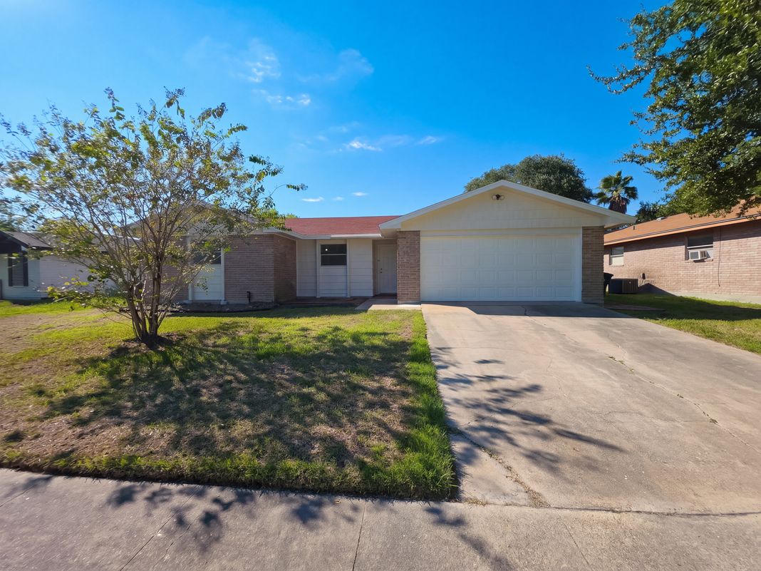 Property photo 1 of 1817 Volga Dr