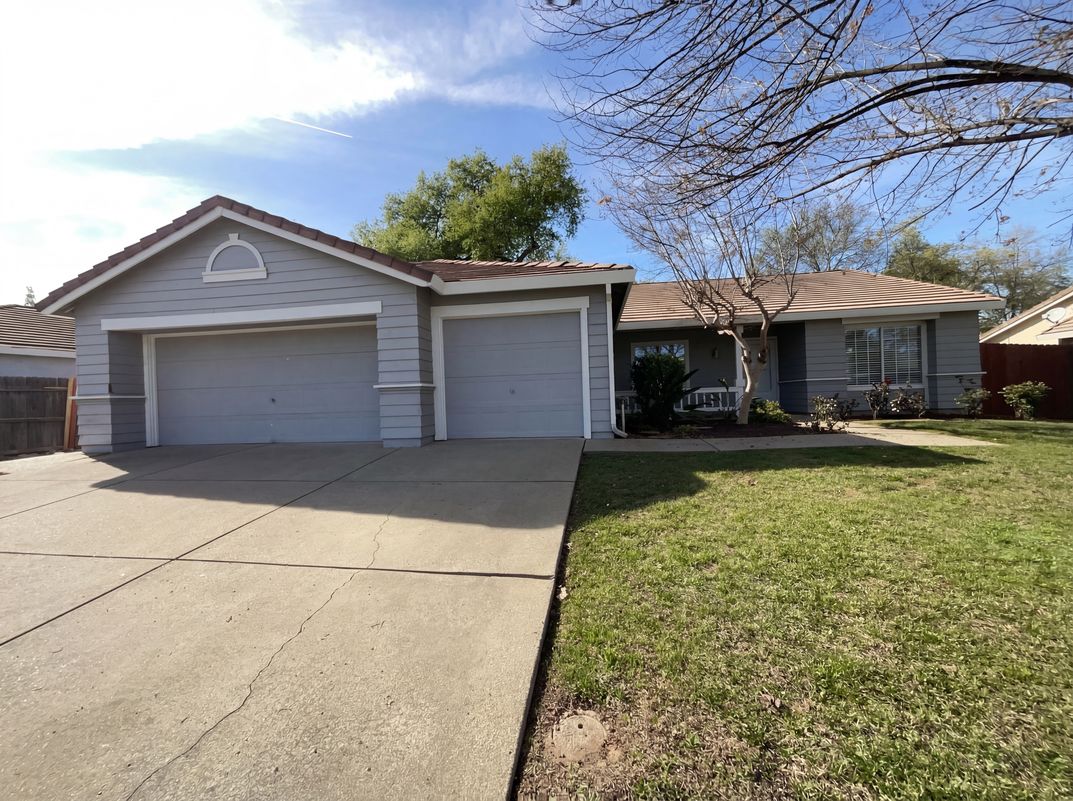 Property photo 1 of 1041 Shenencock Way