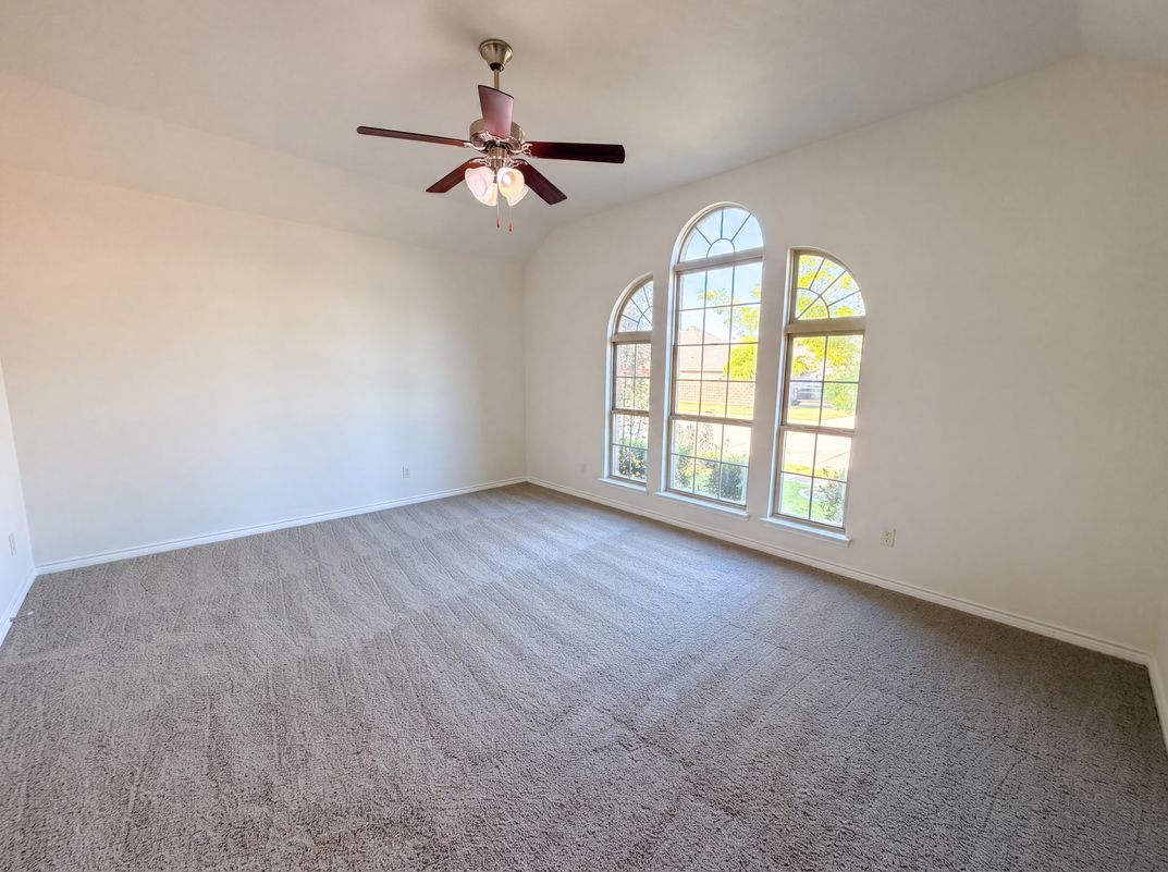 Photo 10 of 22 of 1217 Maverick Ln, Royse City, TX