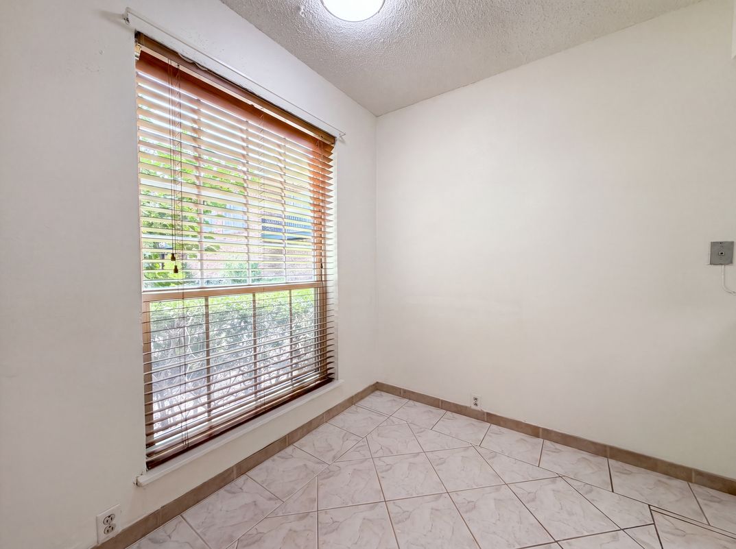 Photo 11 of 19 of 2503 McCue Rd, Houston, TX