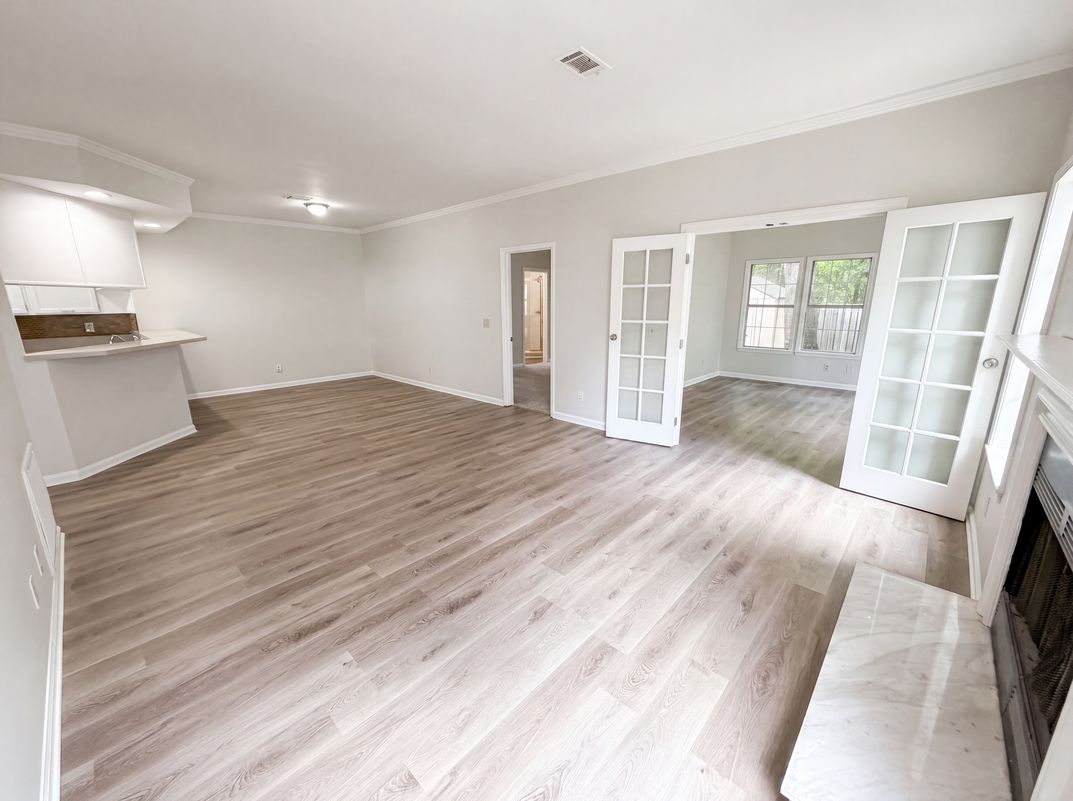 Property photo 3 of 130 Fredricksburg Way
