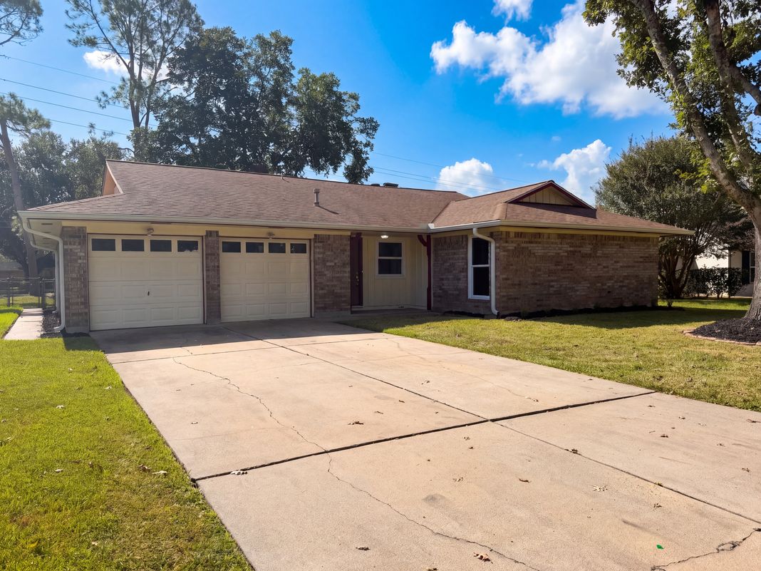 Property photo 2 of 609 Heather Ln