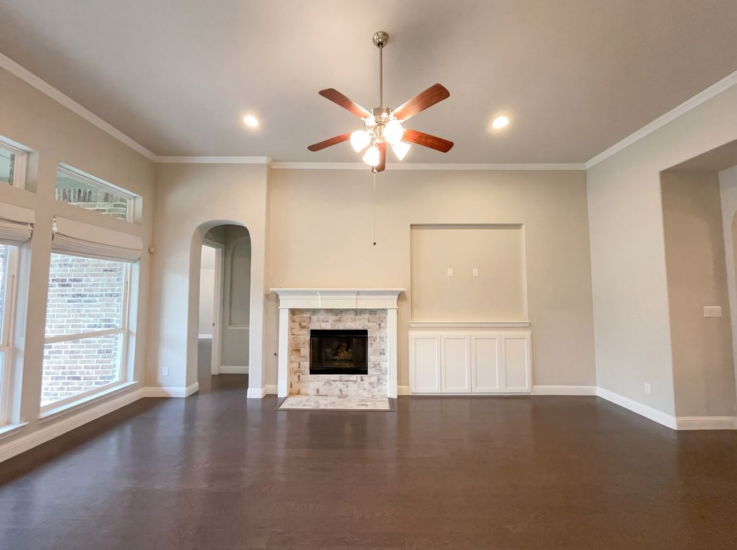 Property photo 3 of 4157 Chantilly Ln