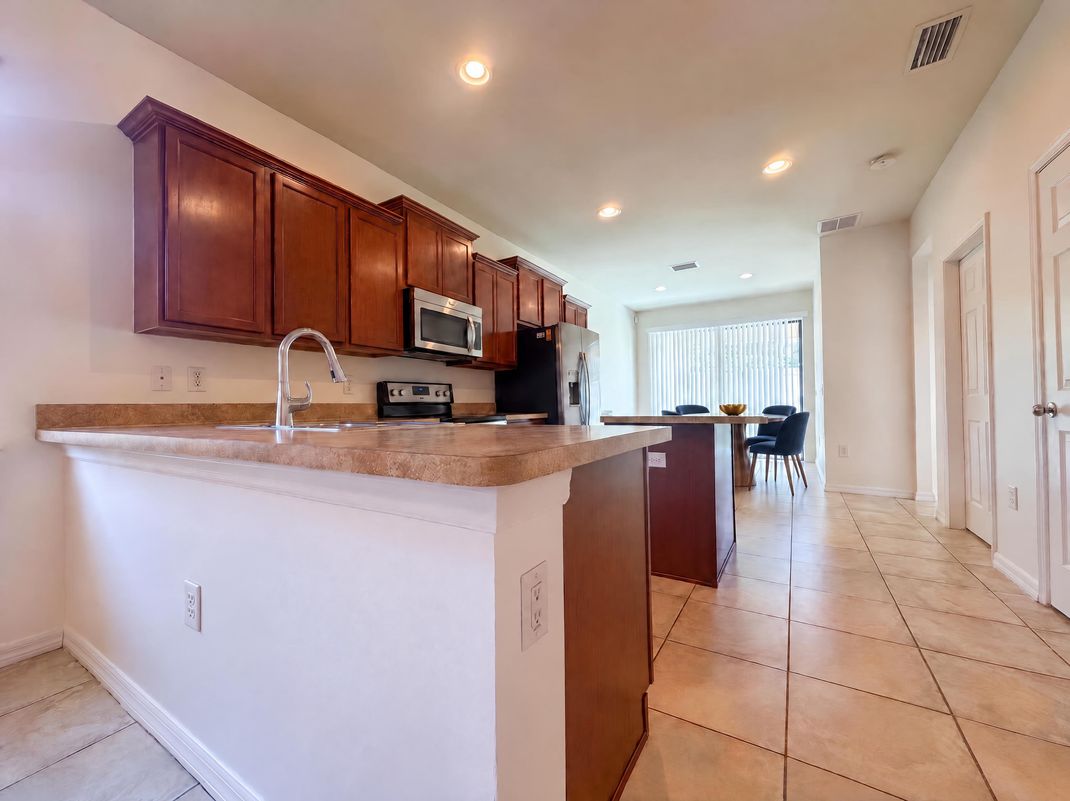 Property photo 2 of 6308 Magnolia Park Blvd