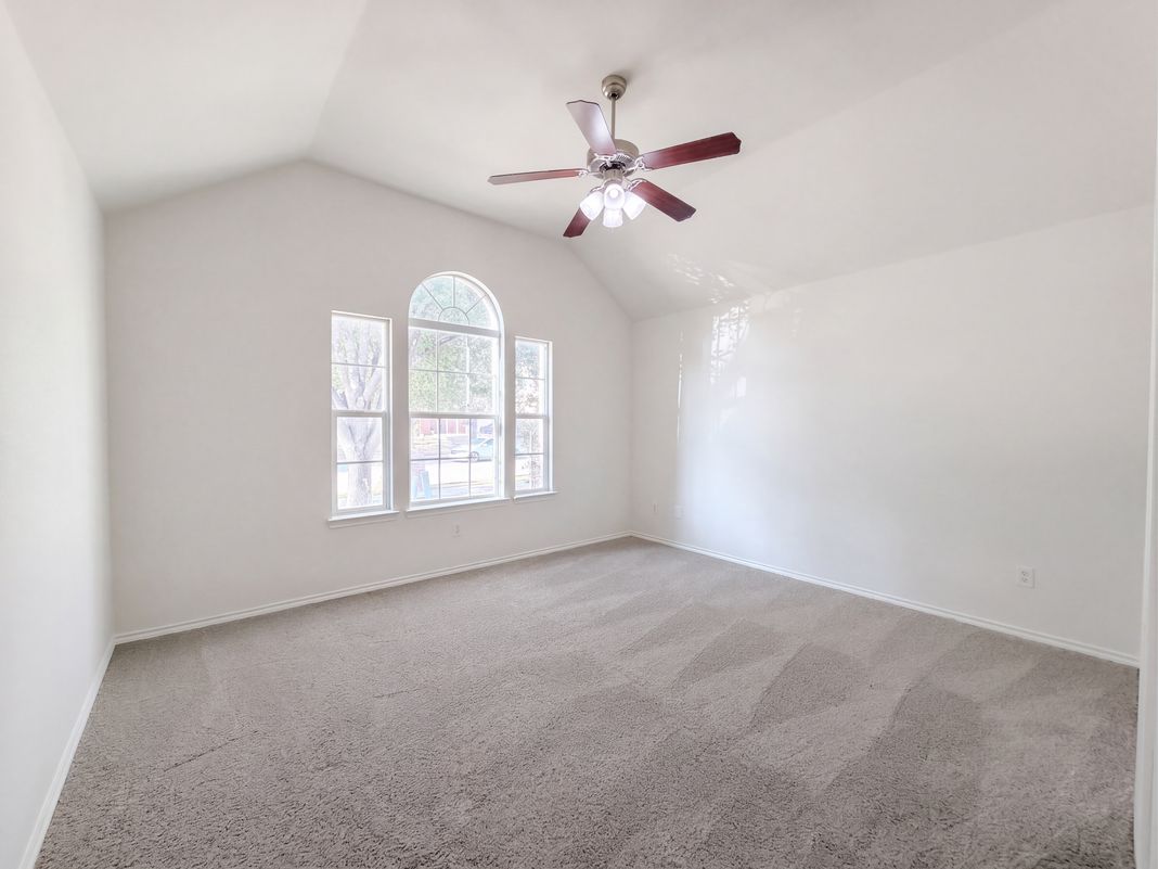 Property photo 3 of 804 Bamboo Dr