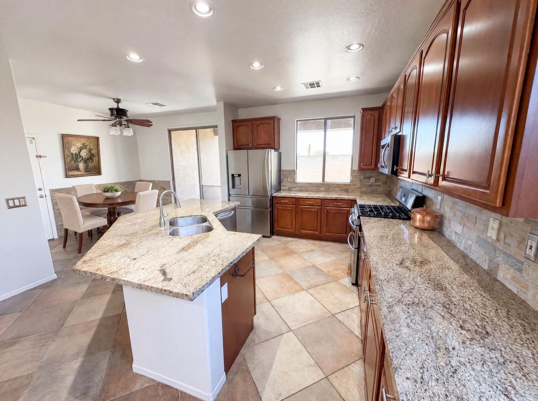 Property photo 2 of 2513 W Florentine Rd