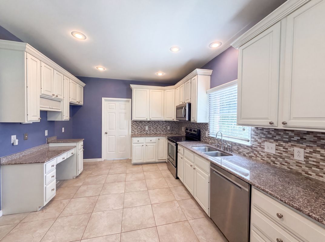 Property photo 2 of 524 Sun Creek Dr