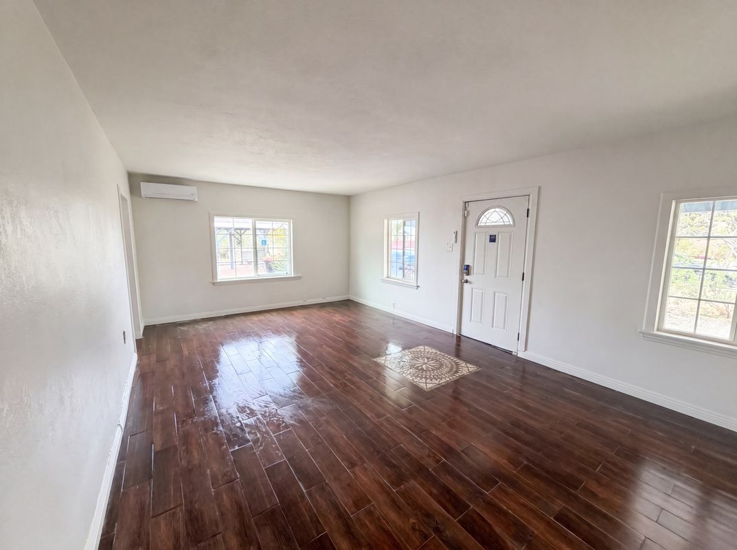 Property photo 3 of 11950 Lee Ave