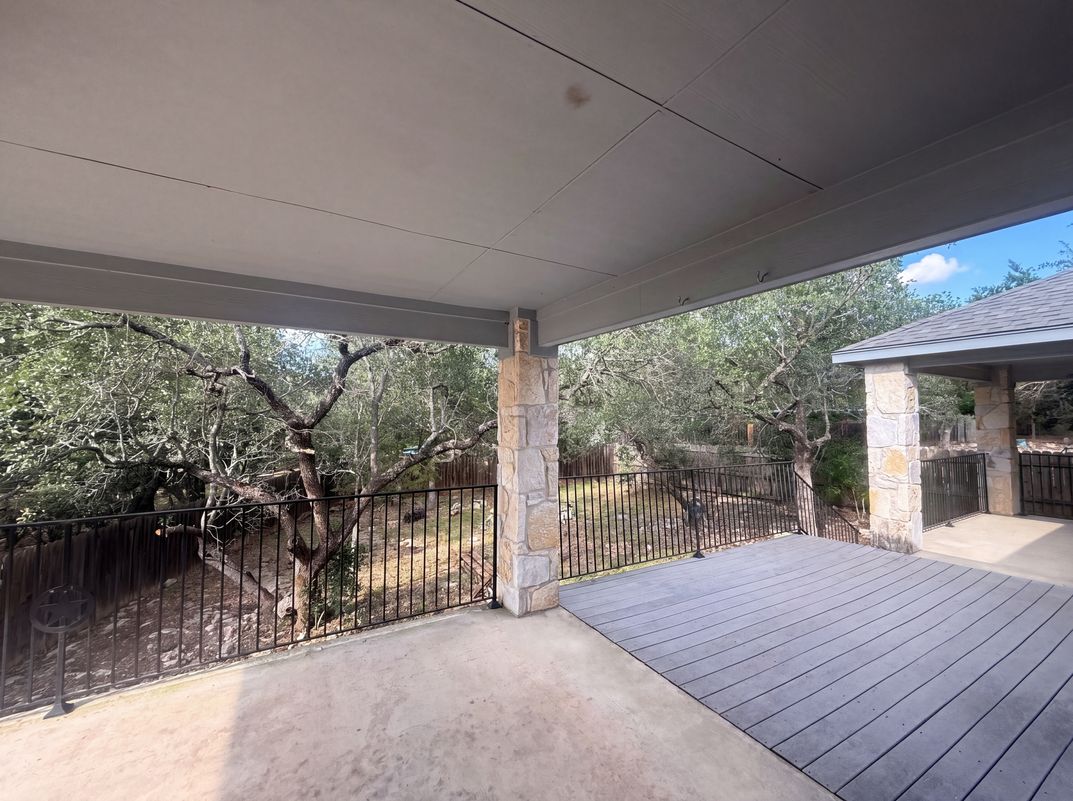 Photo 5 of 25 of 12 Birchwood Cir, Wimberley, TX