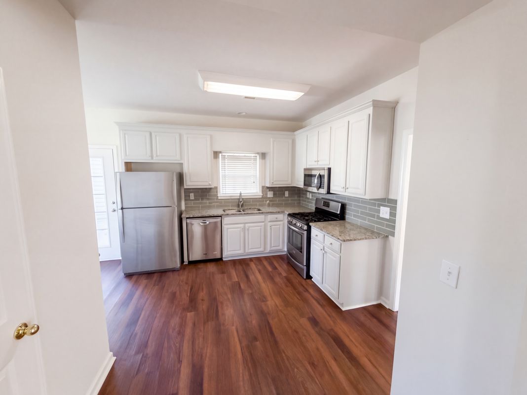 Property photo 2 of 12 Columns Way