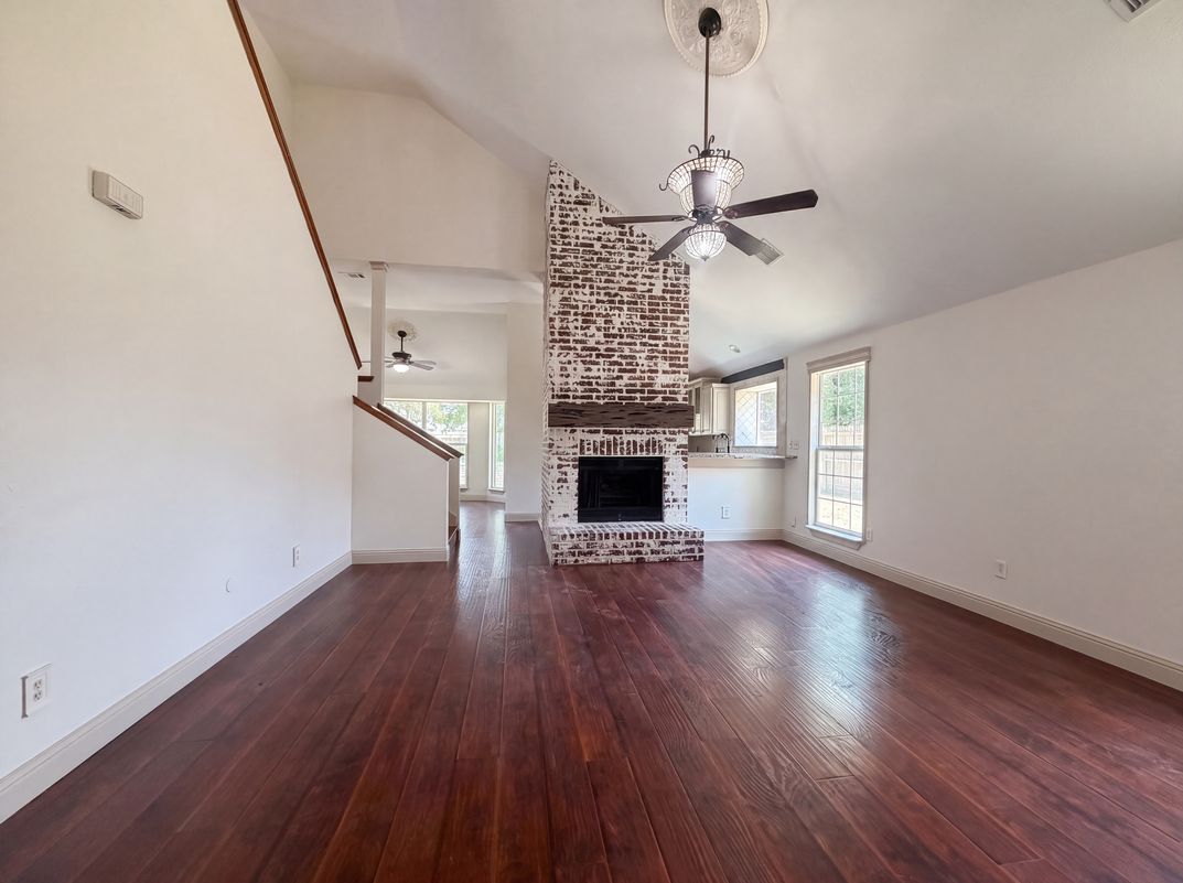 Property photo 3 of 6315 Meadow Glen Dr