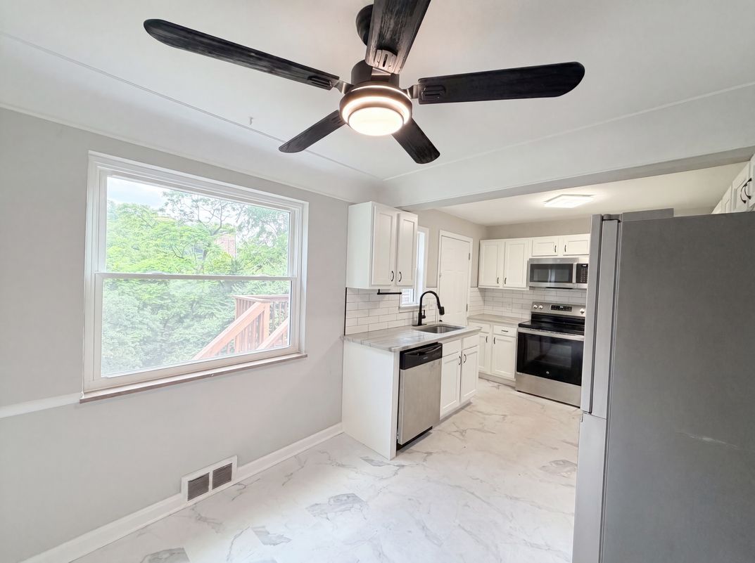 Property photo 2 of 577 Lowell Ave