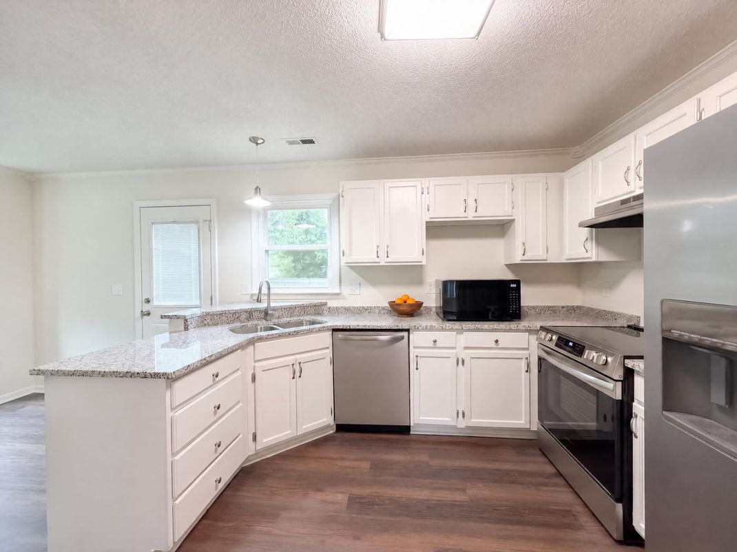 Property photo 2 of 1001 Kingstree Ridge Dr
