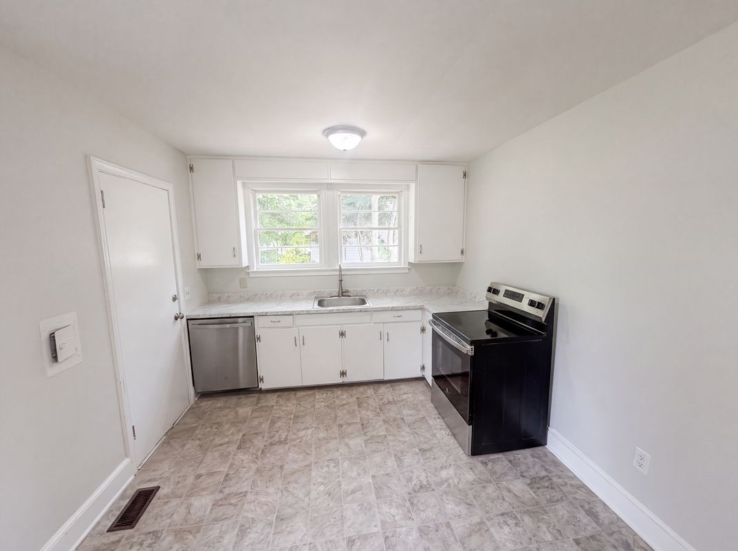 Property photo 2 of 1937 Beckley Dr