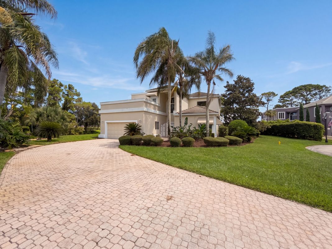 Property photo 1 of 24 Bay Pointe Dr