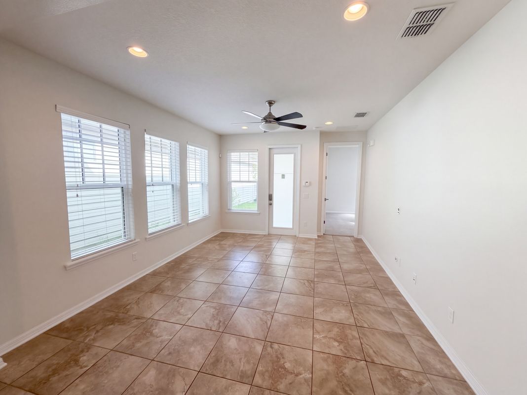 Property photo 3 of 8231 Laureate Blvd