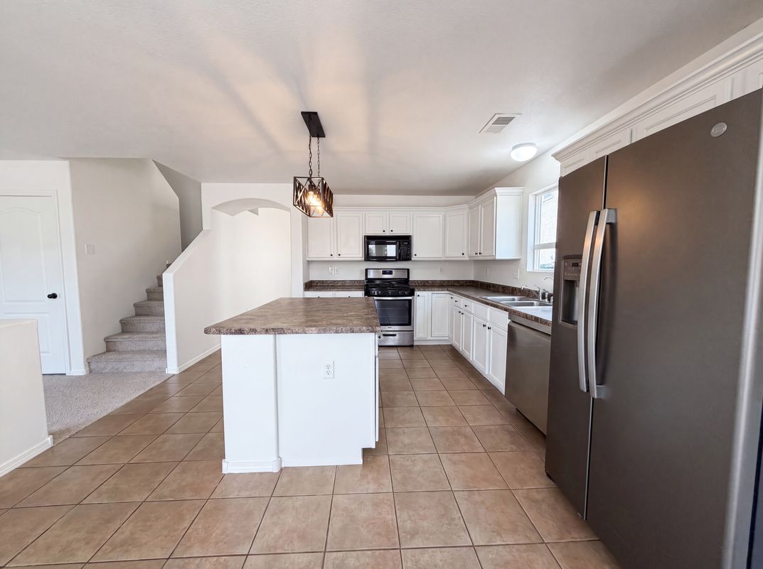 Property photo 2 of 429 Playful Meadows Dr NE