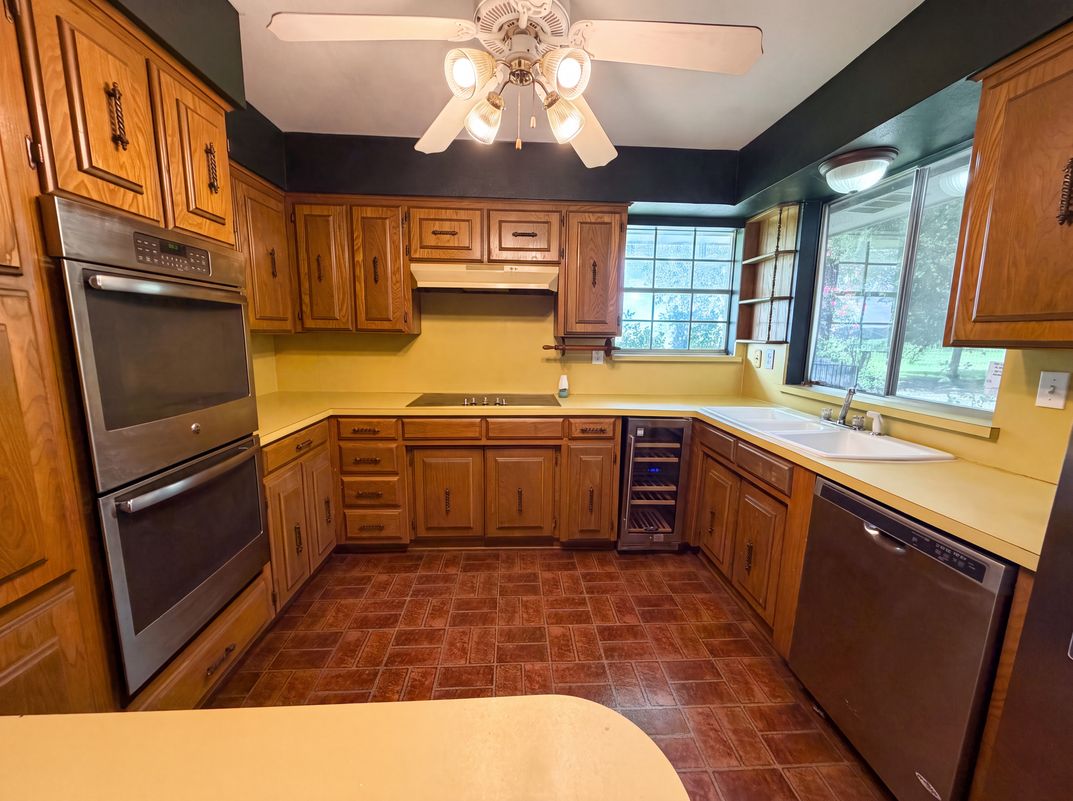 Property photo 2 of 100 Dubb Ln