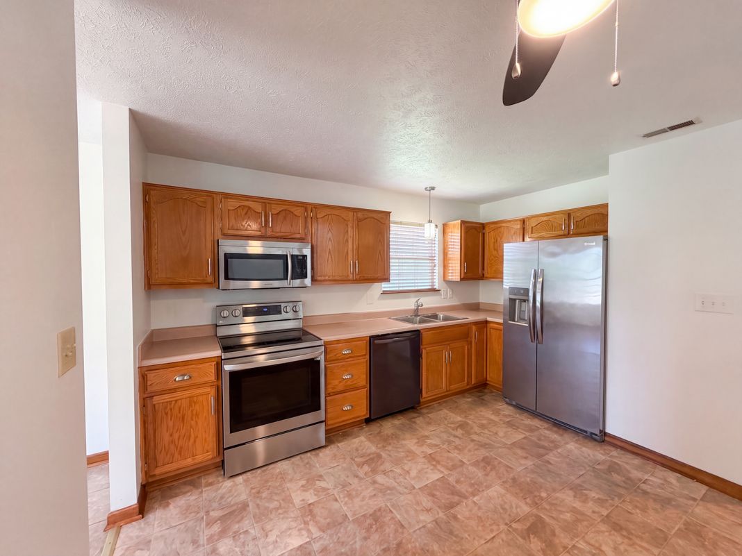 Property photo 2 of 10048 Ironway Dr