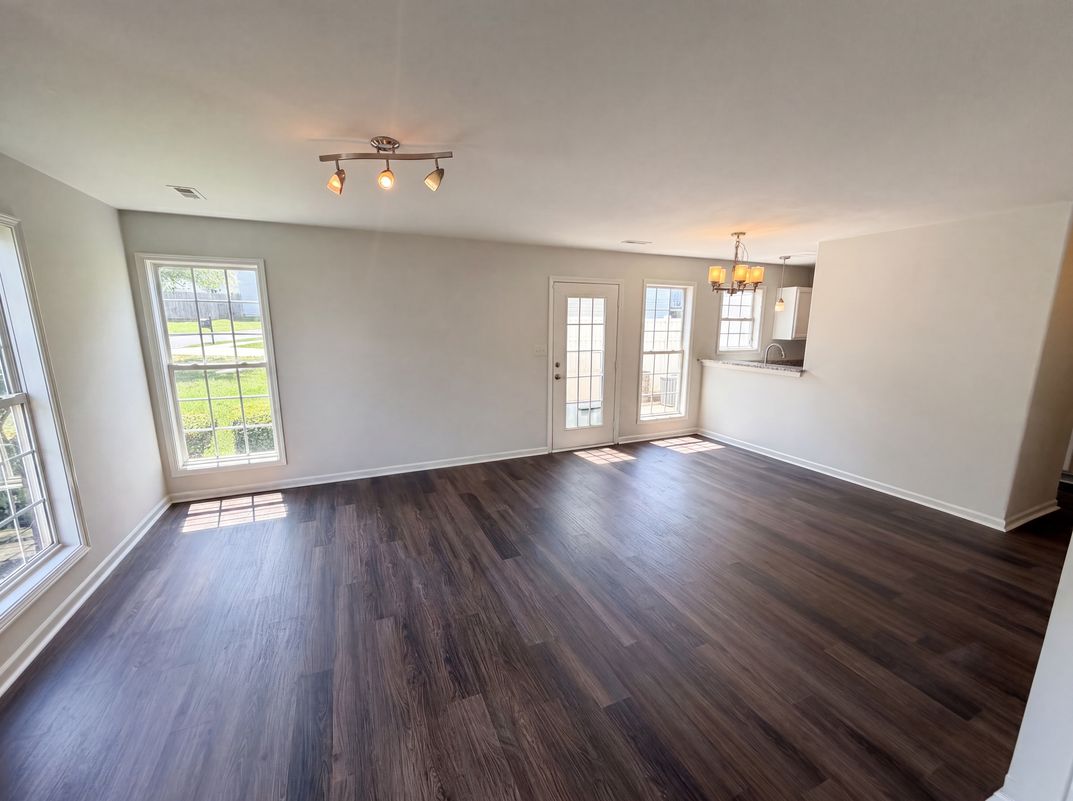Property photo 3 of 3831 Mohawk Ct