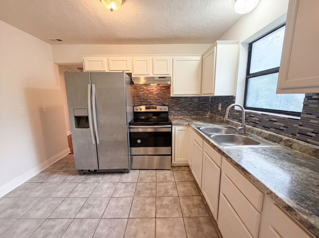 Property photo 2 of 7520 Altus Dr S