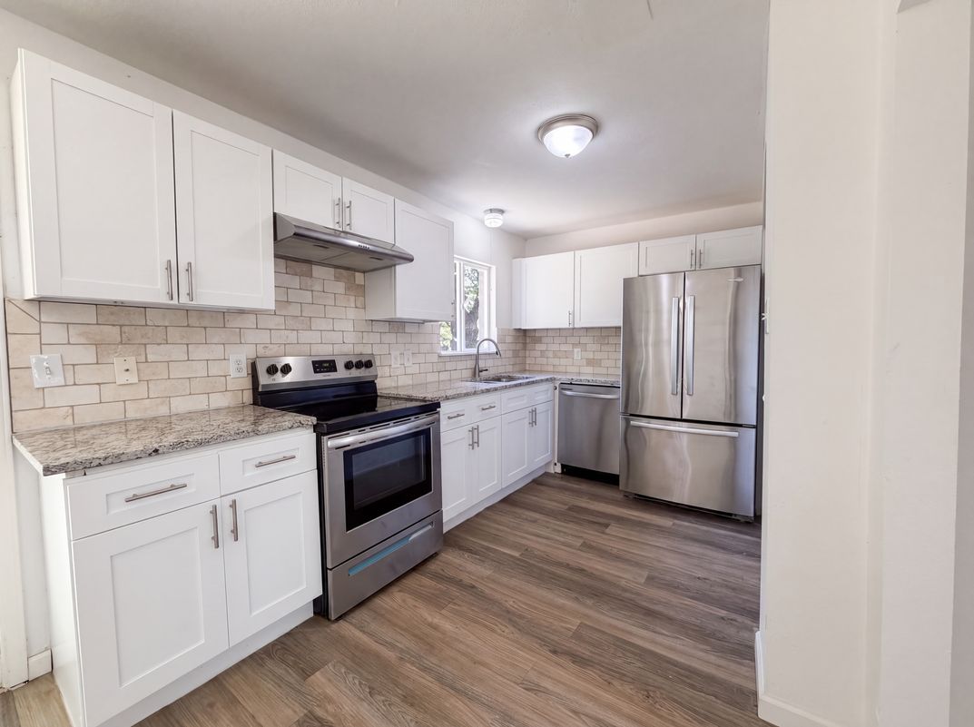 Property photo 2 of 2505 Plaza St