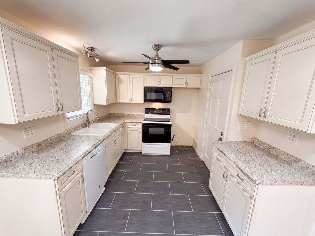 Property photo 2 of 1627 Catoe Rd