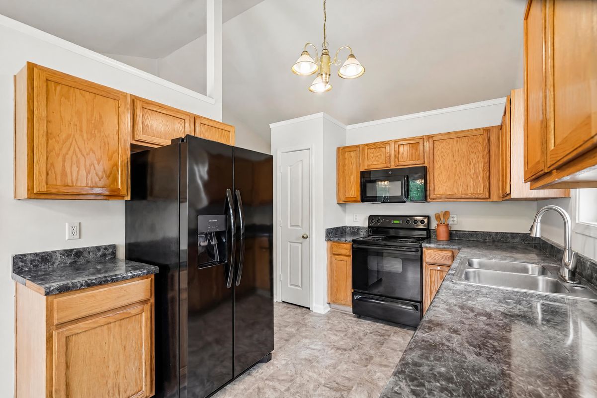Property photo 2 of 6550 Snowbird Ln