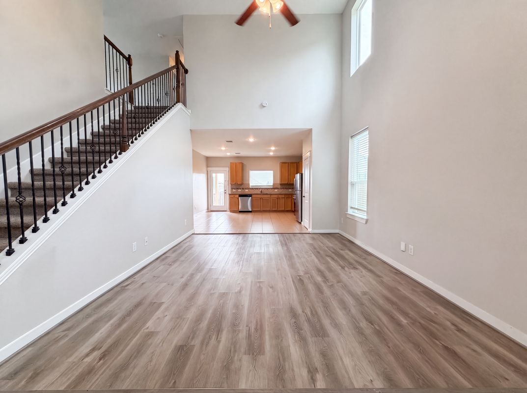 Property photo 3 of 40828 Mostyn Hill Dr