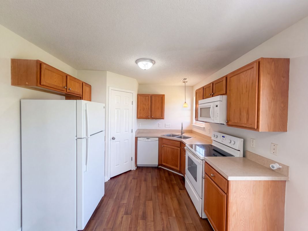 Property photo 2 of 6008 White Chapel Way