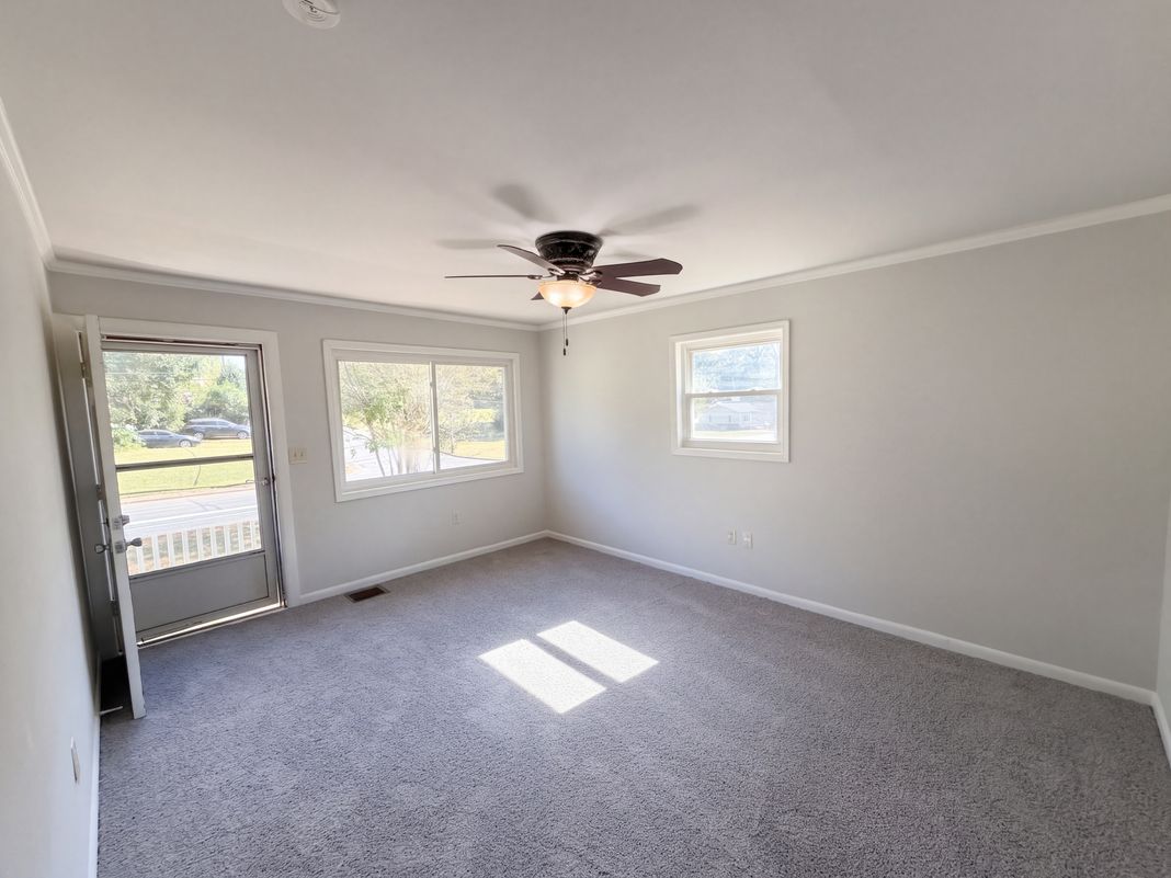 Property photo 2 of 264 Crowell Dr SW