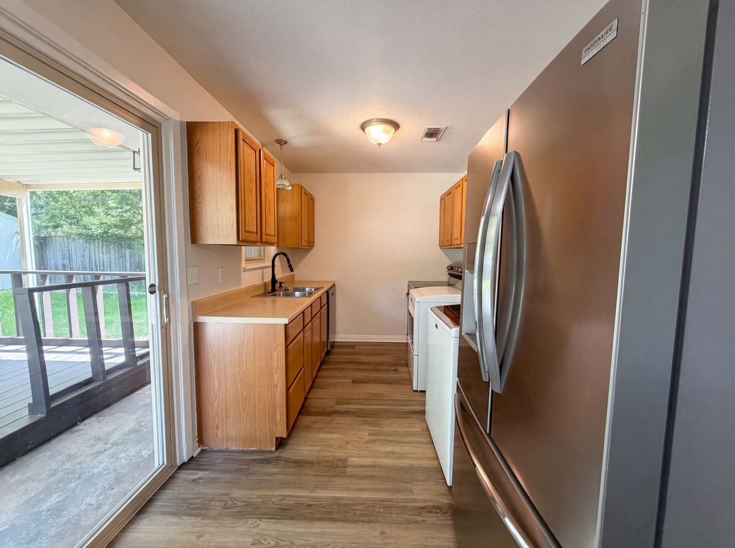 Property photo 2 of 2549 Steven Dr
