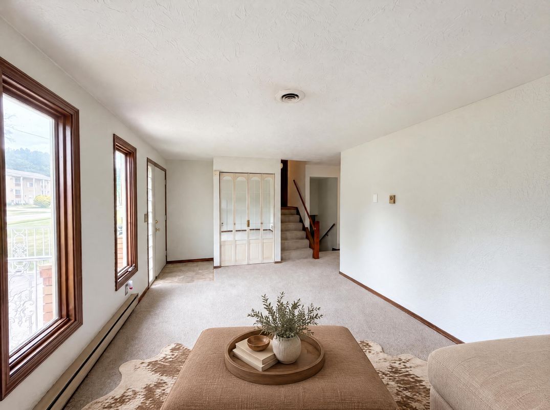 Property photo 3 of 1015 Kingsway Dr