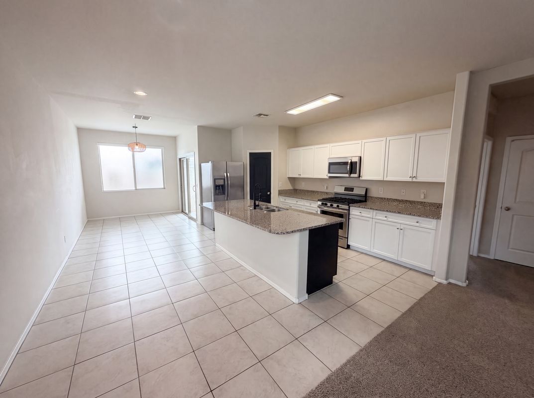 Property photo 2 of 30970 W Amelia Ave