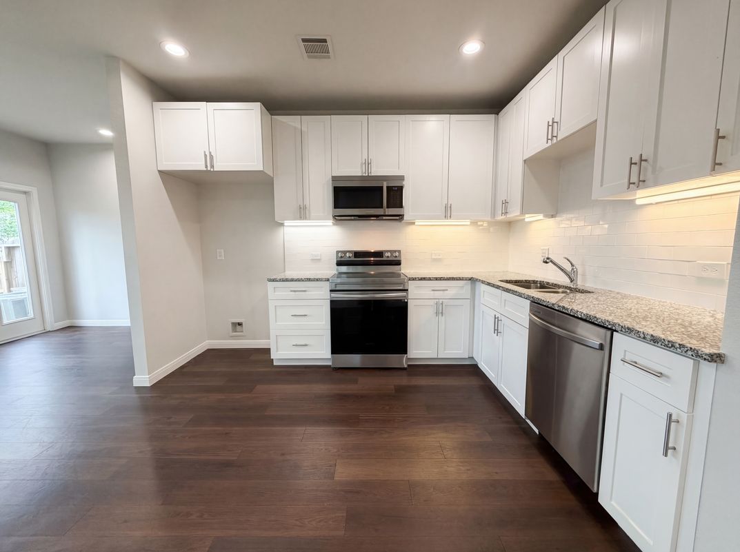 Property photo 2 of 18803 Luminescent Ln