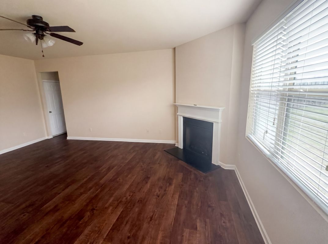 Photo 9 of 39 of 8496 Glenview St, Douglasville, GA