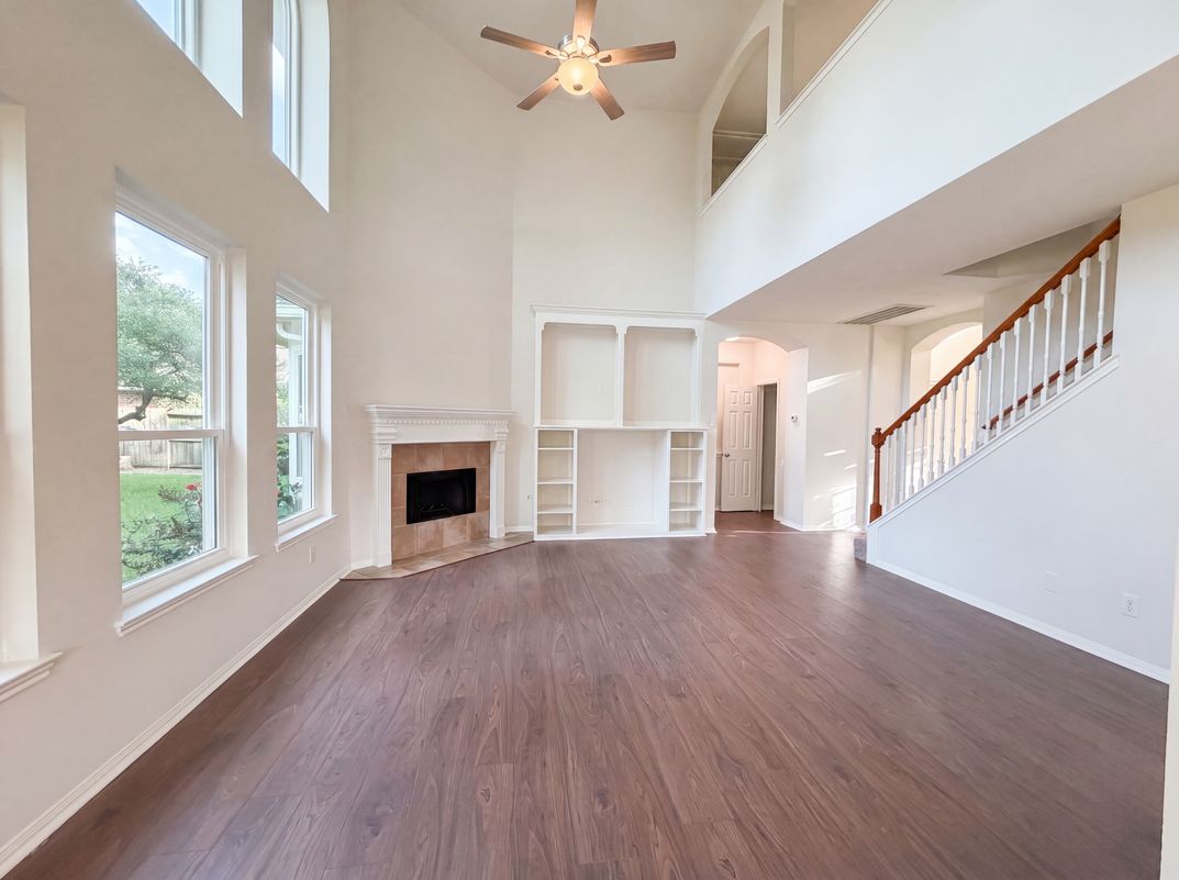Photo 3 of 22 of 14310 Amyford Ct, Cypress, TX