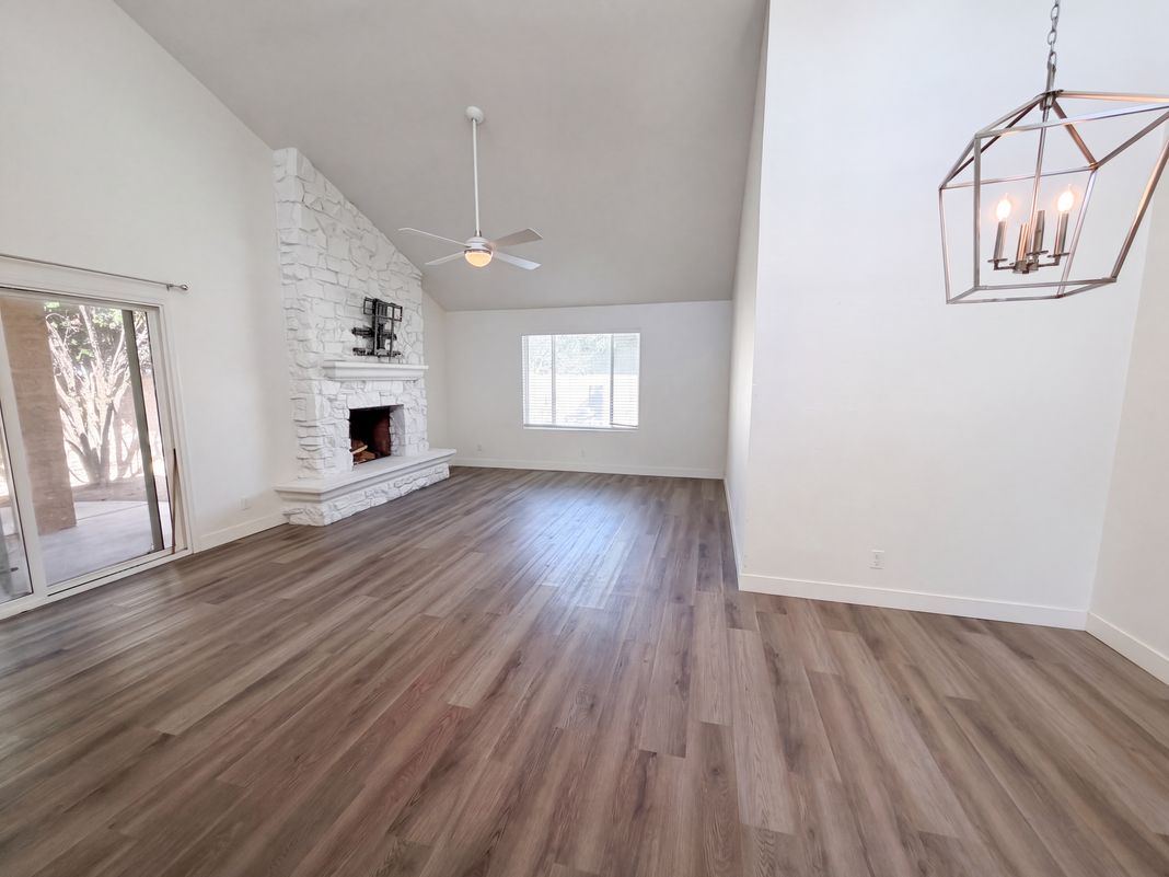 Property photo 3 of 200 E Barbarita Ave