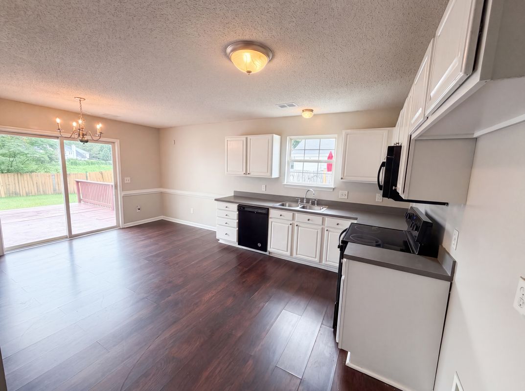 Property photo 2 of 237 Arthurdale Dr
