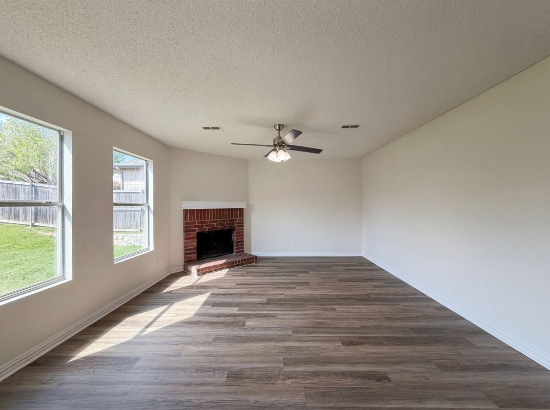 Property photo 3 of 2501 Avalon Creek Way