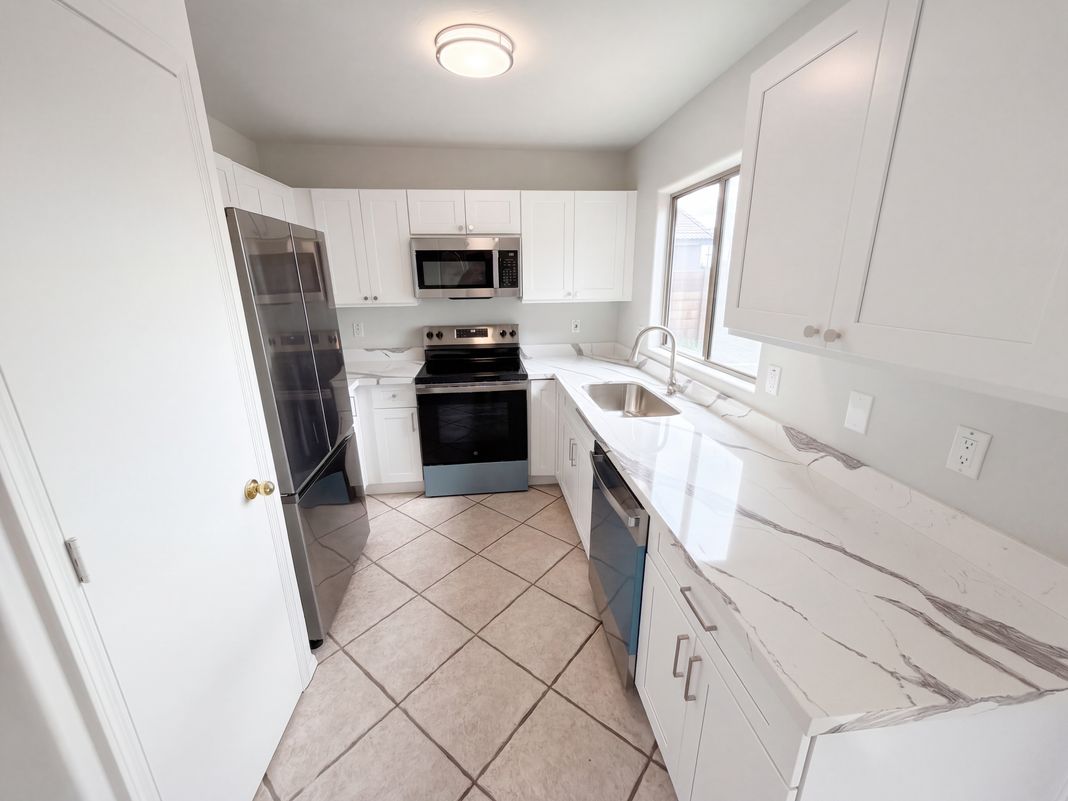 Property photo 2 of 14099 W Two Guns Trl