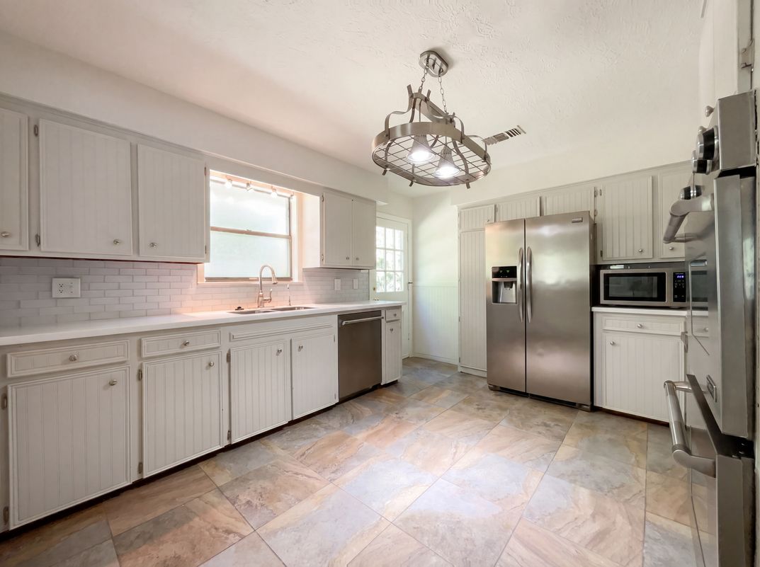 Property photo 2 of 241 Greenbriar Dr