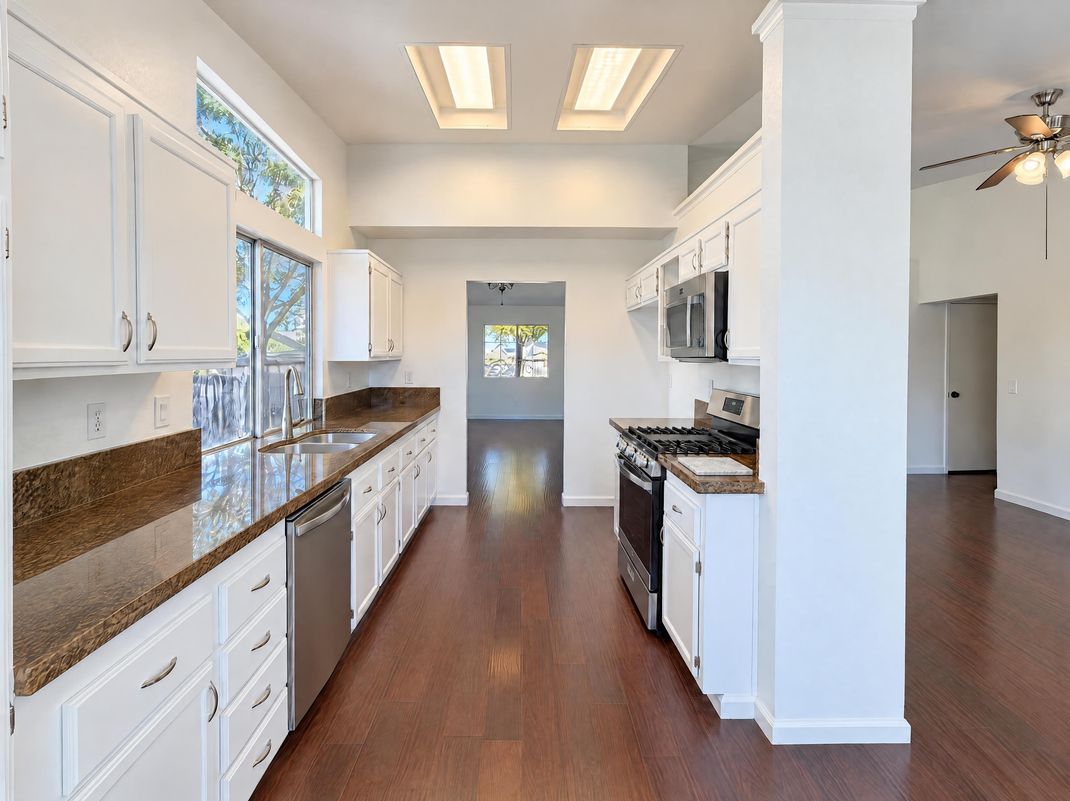 Property photo 3 of 13759 Clear Valley Rd